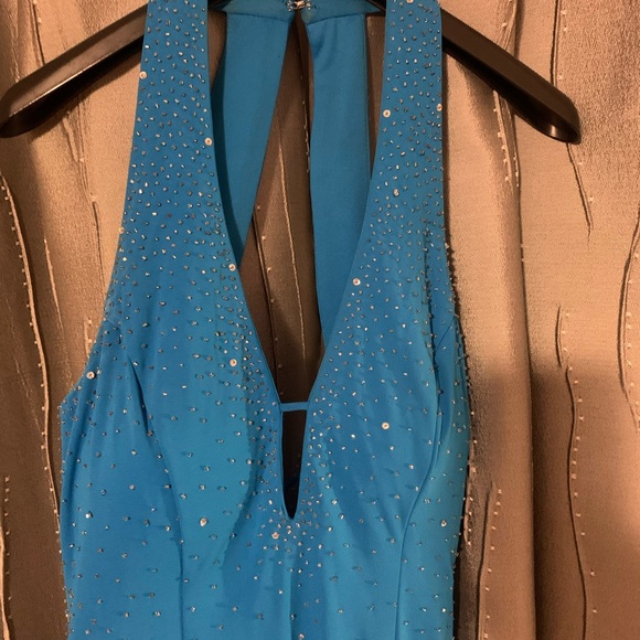 Formal/Prom Dress size 4, Caribbean Aqua, sequence & beads - Picture 3 of 8